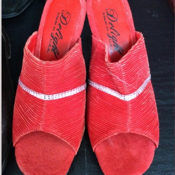 Vintage Delight Red Peep Toe with Rhinestones & Perspex Heel - size 6.5 - Picture 2 of 8